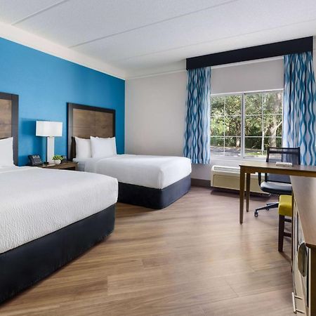 Hotel La Quinta By Wyndham Tampa Brandon Regency Park Extérieur photo