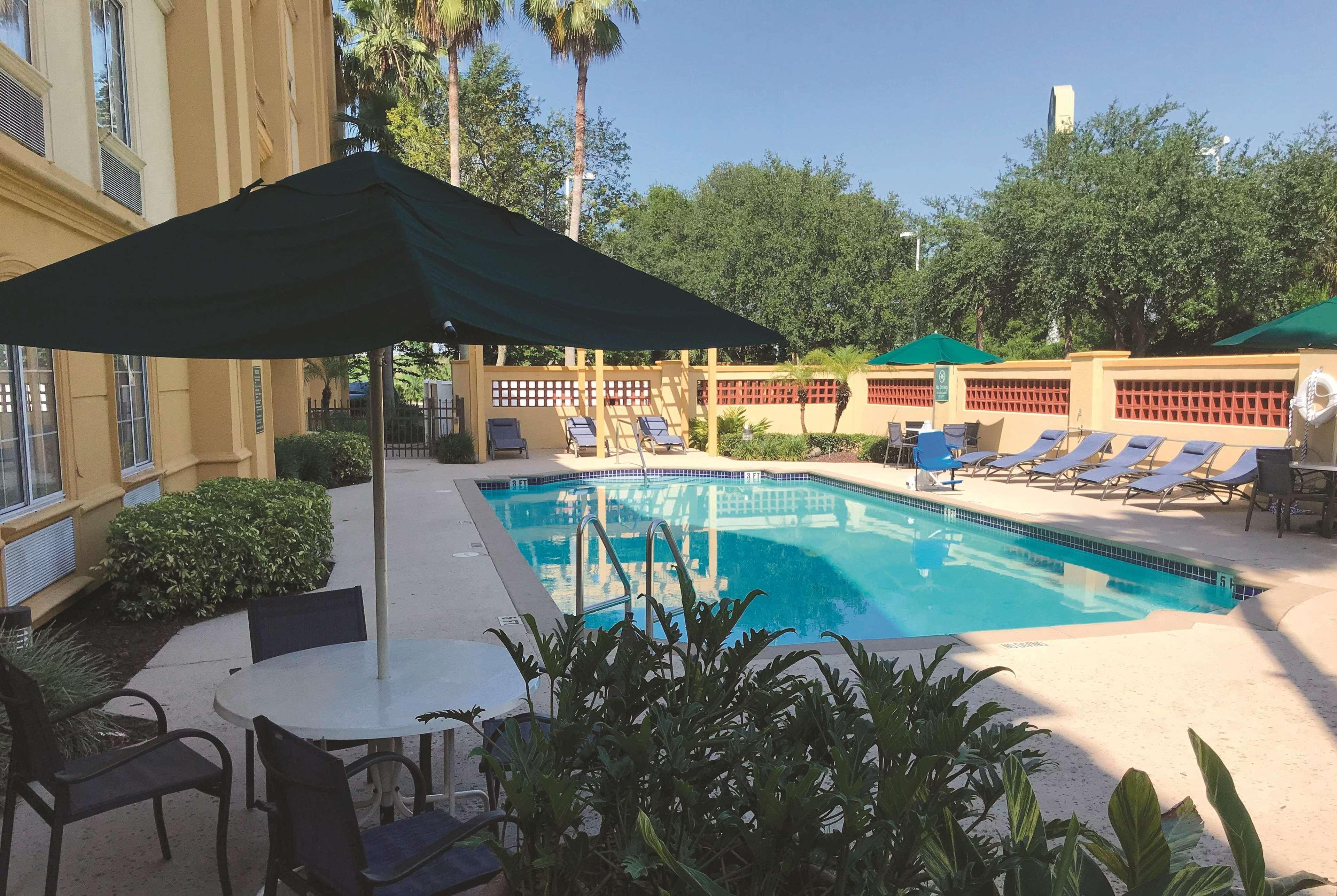 Hotel La Quinta By Wyndham Tampa Brandon Regency Park Extérieur photo