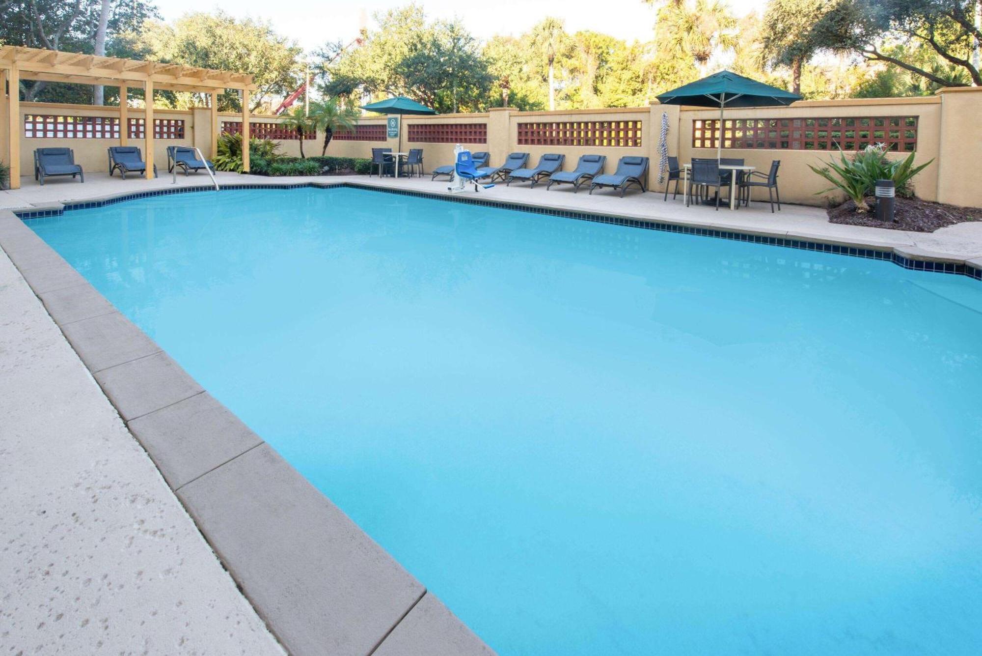 Hotel La Quinta By Wyndham Tampa Brandon Regency Park Extérieur photo